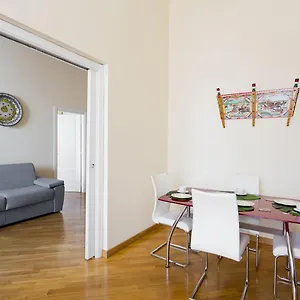 quattro-canti-luxury-apartment.palermohotels.org/
